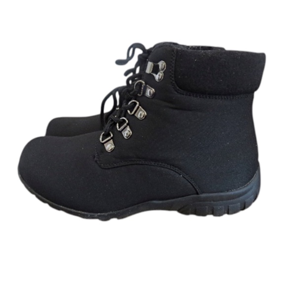 NEW Retail $103 Propét womens Dani Ankle Lace Snow Boot 7.5W - Picture 6 of 7